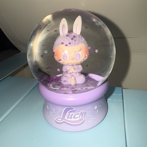 Pop Mart Labubu Big Into Energy BIE Snow Globe - Luck - Picture 2 of 2